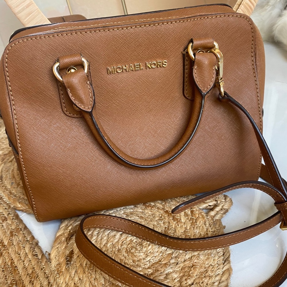 Crossbody purse